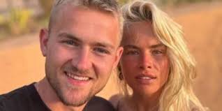 Hoe de productie van Winter Vol Liefde Mike onder druk zette om Denise weg  te sturen