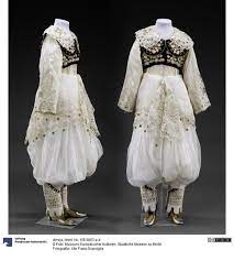 Weitere ideen zu kleider, schöne hintern, albanische hochzeit. Dimija Museum Europaischer Kulturen Museum Digital Staatliche Museen Zu Berlin