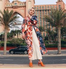 Uzun Kimono Modelleri Basortusu Modasi Mutevazi Kiyafetler Moda Kadin