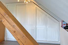 Schrank mit schräge hinten planen. Schrank Mit Schrage Zeigt Nordische Leichtigkeit Massiv Aus Holz