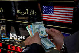 کاهش قیمت طلا در بازار تهران/ریزش قیمت دلار در بازار آزاد