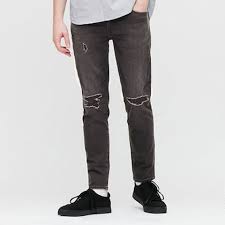 At pacsun, our straight leg jeans for men are designed to be stylish and comfortable. 27 Best Jeans For Men To Wear In 2021 Best Denim Brands For Guys