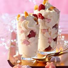 Decouvrez La Recette Des Guimauves A La Chantilly Et Aux Fruits Desserts Sweet Recipes Christmas Food