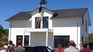 Und das haus das stand dann auch wirklich, samt der elektrik, in drei tagen. Erfahrungen