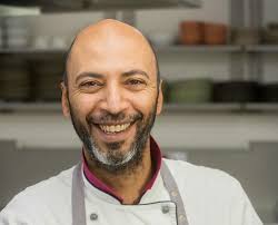 Essen gehen in Neu-Ulm: Aus Chez Sara wird Smalah: Das tischt Koch Larbi  Hatim in seinem Lokal in der Bahnhofstraße auf