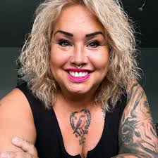 How to help homeless man