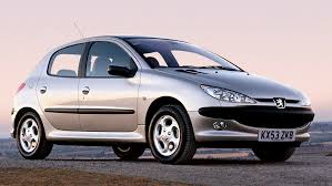 De peugeot 206 wordt genoemd als een van de tien beste auto's voor personen die leren rijden, samen met onder andere de ford focus. Europe 2003 Peugeot 206 Most Popular Golf Down To 2 Best Selling Cars Matt S Blog