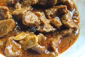 Masak sampai daging matang dan bumbu meresap. Kerutuk Daging Kelantan Azie Kitchen