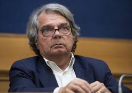 Dopo l'emanazione del Decreto del ministro Brunetta e delle sue linee Guida  sull'introduzione del Green pass obbligatorio e sul contestuale blocco del  lavoro agile, utili a costringere alla vaccinazione tutti i lavoratori