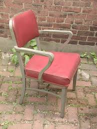 Vintage 1950 39 S Office Chair Steelcase Chair Steel Industrial Chair Mid Century Modern Chair Red Vinyl Chair M Vinyl Chairs Steelcase Chair Metal Desks