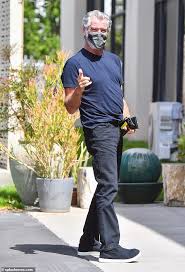 He is best known as the fifth actor to play secret agent jam. Freedomroo Pierce Brosnan Looks Typically Cool In A T Shirt And Jeans Australiannewsreview