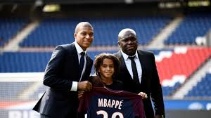 Find the perfect ethan mbappe stock photos and editorial news pictures from getty images. Ethan Mbappe 5 Things To Know About Kylian S Younger Brother In Paris Saint Germain S Academy