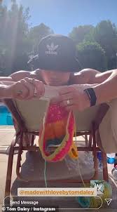 An explosive new series with an uncompromising hero' tom wood 'jack tate is a powerful character, a true brit hero. Tom Daley Shows Off His Impressive Knitting Designs On New Instagram Account Daily Mail Online