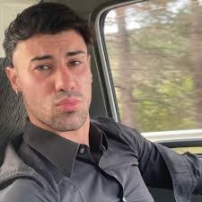 Alex Mazzola's Instagram, Twitter & Facebook