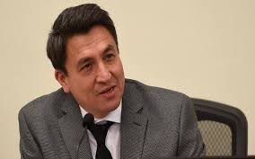 Thurston County Commissioners hire Chavez as permanent county manager