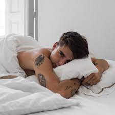 Possessive Boy End Photography Poses For Men Men Photoshoot Mens Photoshoot Poses