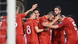 Oportunidade interceptada, goran pandev (genoa) remate com o pé esquerdo no coração da área. Cz K1hhqhynlcm