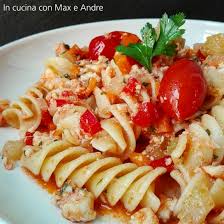 Le carni magre di questo pesce sono perfette per una cena leggera. Fusilli Giganti Con Ragu Di Rana Pescatrice Il Gusto Di Andre
