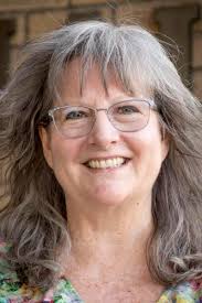 Kammy Hill's Instagram, Twitter & Facebook