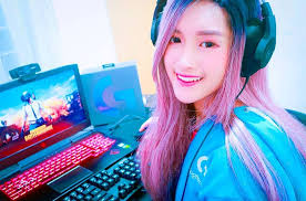 Stream tracks and playlists from monica sindy ramdial on your desktop or mobile device. Profile Cindy Monika A K A Cimon Calon Dokter Yang Suka Cosplay Dan Main Game