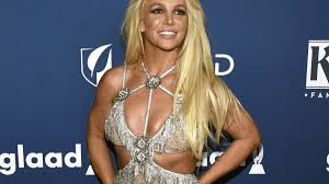 Britney Spears halbnackt: Pop-Königin in der Wüste! Britney, bist du es  wirklich? | news.de