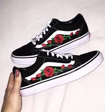 Black And Rose Gold Vans 2l0k7e L Jpg 600 641 Vans Vermelhas Tenis Vans Feminino Tenis Vans Vermelho
