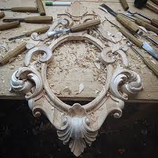 Pin By Hugo Chipana On Nm In 2020 Wood Carving Furniture Wood Carving Designs Wood Framed Mirror