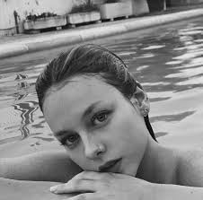 Inspired by star clusters and all things astrological signs, constellation piercings are the hottest thing in ear curating right now and we want them all. Ester Exposito Borneo Tattoo Ester Piercing