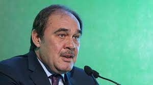Yıldırım demirören'in, şenes erzik'in aday olmaktan vazgeçmesi üzerine, türkiye futbol federasyonu'nun yeni başkanı olmak için adaylığını koymaya karar verdiği öğrenildi. Tff De 7 Yillik Demiroren Donemi Bitti
