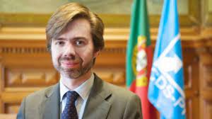 Questionado sobre se o cds pode viver sem paulo portas, joão almeida é perentório: Joao Almeida E Candidato A Lideranca Do Cds