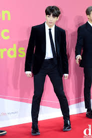 Compre leque de kpop ventilador abanador exo bts jungkook jimin taehyun v jin blackpink baekhyun sehun na shopee brasil! Jungkook Vs Sehun Can You Believe That They Are The Youngest Maknae Korea Dispatch