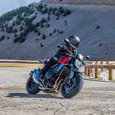 With this post i'll try to inspire cafe racer enthusiast to start working on their own low budget cafe racer. Cb1000r Ubersicht Modellpalette Naked Allrounder Honda