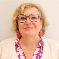 Anne Fender's Instagram, Twitter & Facebook