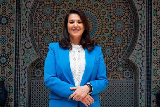 Le roi du Maroc nomme la première femme Première ministre du pays