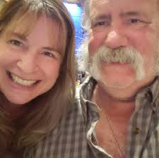 Is the main dining room open for lunch