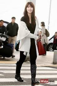Top 10 Female Idols With Stylish Airport Fashion Part 1 Korean Street Fashion Fashion Korean Fashion
