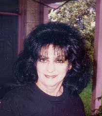 Annie Dora's Instagram, Twitter & Facebook