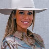 Genevieve Mccoy's Instagram, Twitter & Facebook