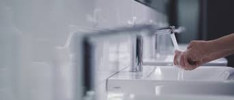 Our range of bathroom taps, showers, shower heads and kitchen mixer taps includes designs to suit all interior styles and budgets. Grohe Premium Badarmaturen Duschen Kuchenarmaturen Grohe