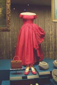 First Lady Eleanor Roosevelt S 1945 Dress Http Www Fdrlibrary Marist Edu Aboutfdr Evening Dresses For Weddings Ladies Gown Stunning Dresses