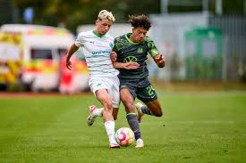 Jonathan Akaegbobi 24, VfL Wolfsburg U19 in duel with Adem Imeri 17, SpVgg  Greuther Fürth