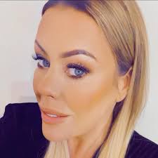 Hello everyone. We need a help. Looking for kind people who can help my  sister 🥰 My sister got her prom