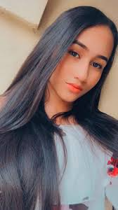 Cecilia Lizardo's Instagram, Twitter & Facebook