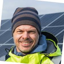 I chose the University because of the city. And I chose the city because it  was all about the music.” Alumni Ed O'Brien reflects