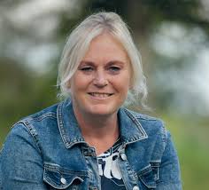 De Uitkomst Week 04 by Uitgeverij De Uitkomst