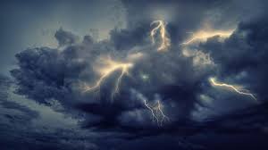 Mistral, orage d'été, montée des eaux. Alerte Orage A Paris Et En Ile De France Les Recommandations Sortiraparis Com