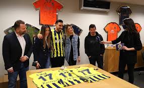 Sarı lacivertli yönetim, yurtdışından ciddi teklifler alan i̇rfan can kahveci'ye olan ilgisini bir süredir gizlemiyordu. Irfan Can Kahveci Resmen Fenerbahce De Istanbul Haberleri