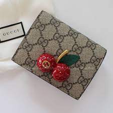 gucci かわいいチェリー ggスプリーム 折りたたみ財布 スプリーム 財布 グッチ 財布