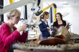 Since 1950, the original junior's features a fun and friendly atmosphere with brooklyn memorabilia, a full service bar, and extensive menus for breakfast, lunch, and dinner. Junior Research Group Leader Research In Germany