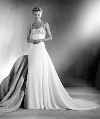 Das spanische label setzt bei der fertigung seiner brautkleider auf eine auswahl an gehobenen stoffen. Pronovias Brautkleider 2017 Die Besten Designs Fur Ihren Hochzeitstag